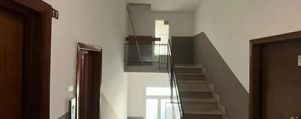 Imbiancatura e Rasatura Scale Condominio di 6 Piani In Soli 6 Giorni Lavorativi