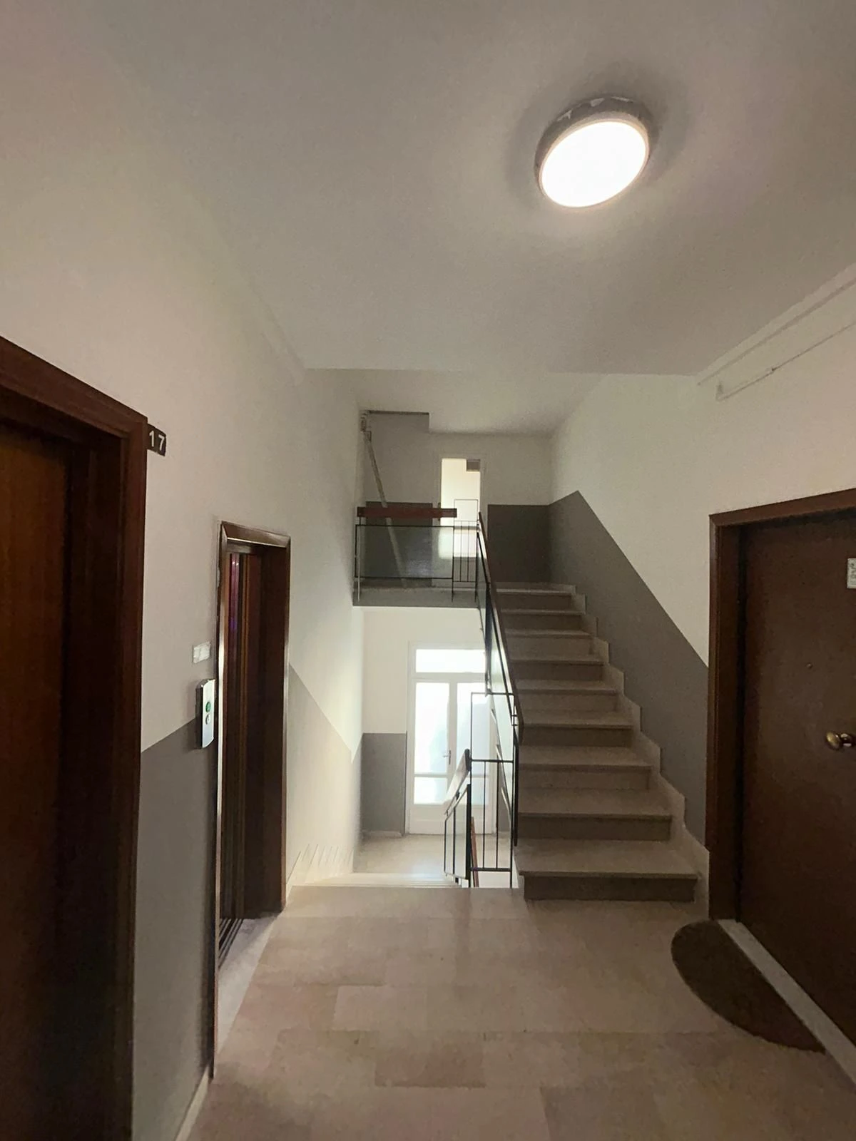 Imbiancatura e Rasatura Scale Condominio di 6 Piani In Soli 6 Giorni Lavorativi